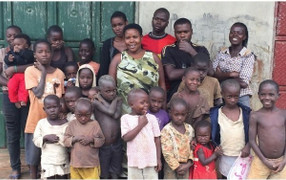 Người đàn bà mắn đẻ nhất châu Phi: 40 tuổi có 44 đứa con