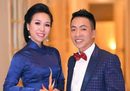 Sao mai Thu Hà thân thiết bên NSƯT Việt Hoàn