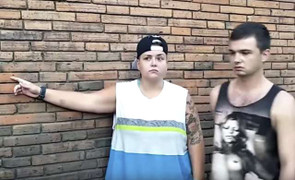 Clip: Vẽ bậy lên tường thành cổ, 2 du khách đối mặt 10 năm tù