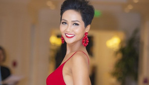 Hoa hậu H'Hen Niê: Tôi trả gần hết nợ cho bố mẹ, sắp tới sẽ sửa nhà