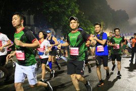 VPIron ‘phủ xanh’ đường chạy Marathon Quốc tế Di sản 2018