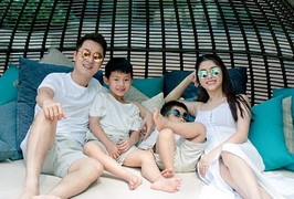 Đăng Khôi - Thủy Anh hạnh phúc bên 2 nhóc tì kháu khỉnh