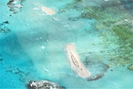 Một hòn đảo ở Hawaii bị xoá sổ sau siêu bão