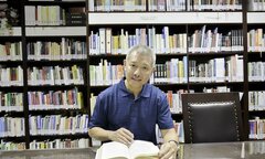 'Giáo sư quần đùi’ Trương Nguyện Thành: 'Học sinh, sinh viên Mỹ mặc lộ nội y là bị đuổi về ngay'