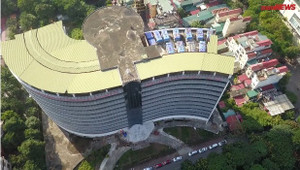 Video: Toàn cảnh bệnh viện quốc tế hơn 1000 tỷ đồng bỏ hoang giữa khu đất vàng ở Hà Nội