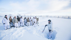 Binh sĩ NATO luyện tập trong thời tiết khắc nghiệt -20 độ C