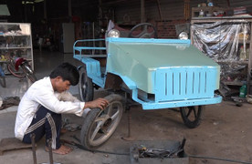 Xe 'mui trần' tự chế của người nông dân ở Củ Chi