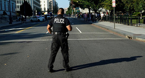 Danh tính kẻ xả súng điên cuồng vào giáo đường Do Thái ở Mỹ