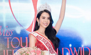 Huỳnh Vy đăng quang ‘Hoa hậu Du lịch Thế giới 2018’, đoạt 4 giải thưởng phụ