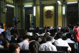 Grab nói gì khi phiên tòa xét xử vụ kiện với Vinasun tạm hoãn?