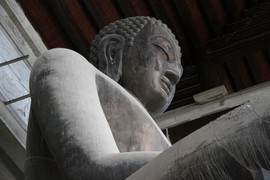 Video: Tượng phật nặng 200 tấn mạ đồng đen trong ngôi chùa sở hữu thiên thạch Mặt Trăng