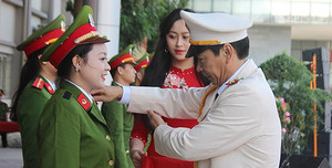 Học viện Cảnh sát Nhân dân phong hàm sỹ quan cho hơn 1.000 học viên