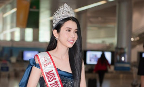 Huỳnh Vy đội vương miện, rạng rỡ ở sân bay sau đăng quăng ‘Hoa hậu Du lịch Thế giới 2018’