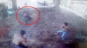 Clip: Sau khi ly dị, liên tục cầm súng, mác đến dọa giết gia đình vợ