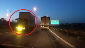 Clip: Xe tải đi ngược chiều kiểu 'giết người' trên cao tốc Hà Nội - Thái Nguyên