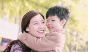 Hoa hậu Phí Thùy Linh du lịch Hàn Quốc với 'người đàn ông đặc biệt'