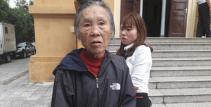 Hai người phụ nữ đáng thương trong phiên tòa xử kẻ giết bạn thân rồi chôn xác dưới nền nhà