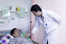 Cứu thợ hàn bị điện giật ngưng tim ở Cà Mau