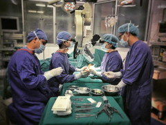 Toàn cảnh ca phẫu thuật chuyển ngón chân thành ngón tay cái