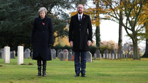 Đoàn xe chở Thủ tướng Anh, Bỉ gặp tai nạn, 2 người bị thương