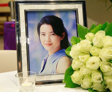 Tiếng hét ở tang lễ Lam Khiết Anh và sự dơ bẩn của showbiz Hong Kong