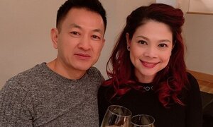 Kỷ niệm 2 năm yêu nhau, ông xã Thanh Thảo mặc lại chiếc áo của ngày đầu gặp gỡ