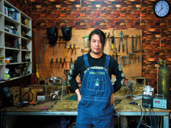 Phát minh toàn thứ nhảm nhí, vô dụng, anh thợ hàn bỗng trở nên nổi tiếng