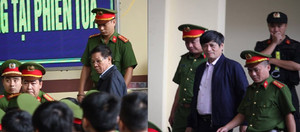 2 cựu tướng công an Phan Văn Vĩnh, Nguyễn Thanh Hóa điềm tĩnh trong phiên tòa sáng nay