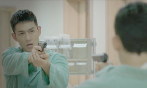 Link xem trực tiếp Hậu duệ mặt trời tập 41-42: Duy Kiên bị uy hiếm ngay trong phòng bệnh?