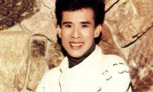 Ca sĩ Tuấn Vũ từng bật khóc khi được khán giả ôm 10 con vịt cỏ tới tặng