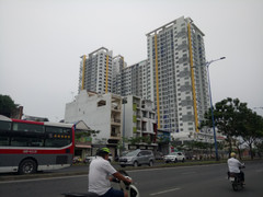 Bằng công ty liên kết, FCS đã giao đất công cho tư nhân xây cao ốc?