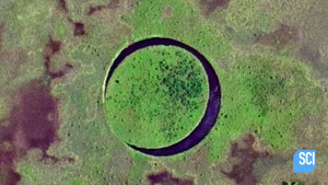 Video: Đảo 'Con mắt' tròn vành vạnh, có khả năng tự xoay kỳ bí bậc nhất thế giới