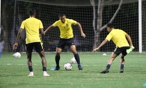 Video: Đội tuyển Malaysia chơi bóng kiểu tennis trước khi đối đầu Việt Nam