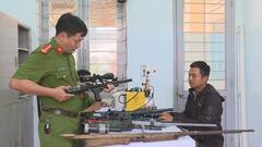 Triệt phá xưởng chế tạo hàng loạt súng khủng tại nhà ở Đắk Lắk