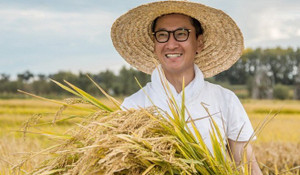 Không hề nghèo khó, 'Nhĩ Khang' Châu Kiệt hạnh phúc với cuộc sống làm nông dân