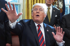 Ông Trump cáo buộc cử tri đảng Dân chủ cải trang để gian lận bỏ phiếu