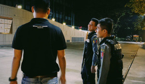 Cảnh sát có vũ trang bảo vệ đội tuyển Việt Nam ở Myanmar