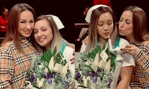 Phi Nhung hạnh phúc khoe tự tay trang điểm cho con gái trong lễ tốt nghiệp tại Mỹ