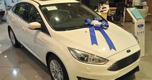 Clip: Phụ huynh tặng cô giáo ô tô để đi dạy học