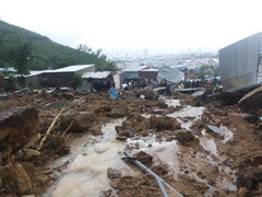 Mưa lũ lịch sử, sạt lở đất ở Nha Trang: Đình chỉ thi công khu dân cư cao cấp