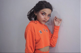 Thần đồng 12 tuổi Thái Lan kiếm bộn tiền nhờ tài trang điểm