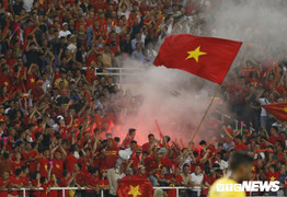 Quang Hải, Bùi Tiến Dũng: 'Chúng tôi không cần pháo sáng'