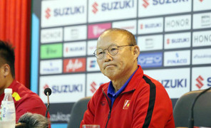 HLV Park Hang Seo không chắc Quang Hải đá chính trận gặp Campuchia