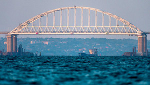 Ukraine đề xuất thiết quân luật sau khi tàu chiến đụng độ với Hải quân Nga trên Biển Đen