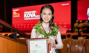 Người đẹp truyền thông Phùng Bảo Ngọc Vân tiếp tục nhận giải thưởng lớn