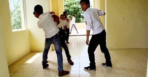 Nam sinh cấp 3 bị bạn cùng lớp đâm trọng thương ở Hải Phòng