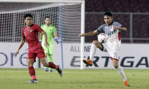 Tiền vệ gốc Đức của Philippines e ngại hàng thủ Việt Nam