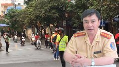 Đoàn 'phượt thủ' ngang nhiên chặn ngã tư để di chuyển như xe ưu tiên sẽ bị xử lý thế nào?