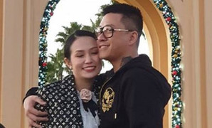 Vợ Tuấn Hưng bỏ hết công việc đi lưu diễn cùng chồng