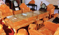 Ngắm bộ bàn ghế quý tộc làm từ 50 tấn ngọc Hoàng Long, giá 8 tỷ đồng ở Hà Nội